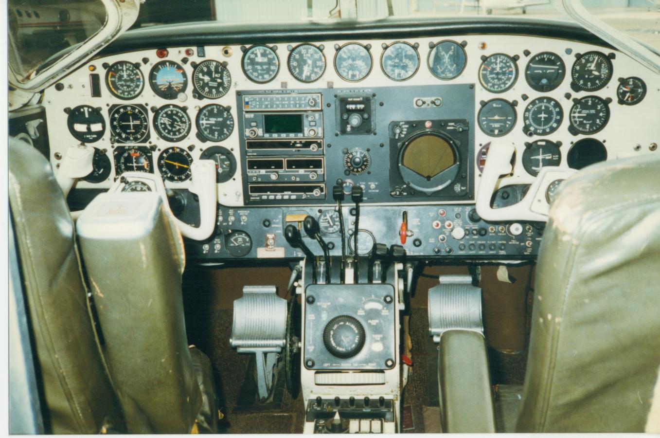 Beechcraft 70 Queen Air кабина