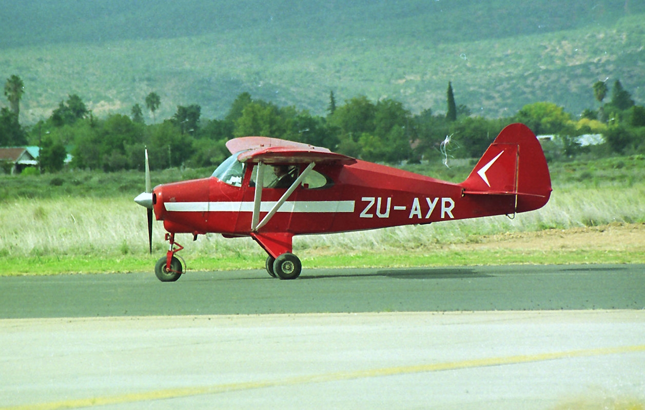 Piper Tri-Pacer (PA-22) - популярная в 50-е годы 20 века модель ...